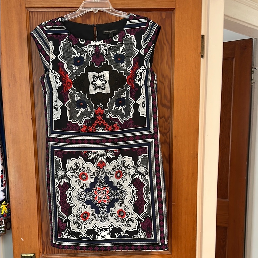 Elegant Black and Red Patterned Dress